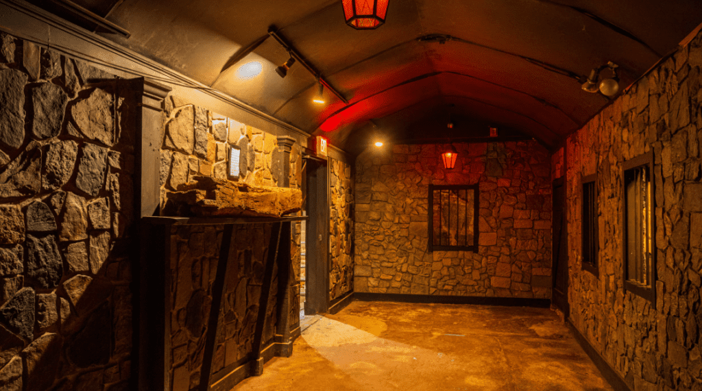 Salem Massachusetts Witch Dungeon Museum Tour