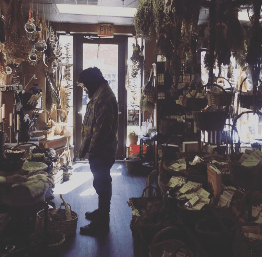 unique shops to explore witchcraft traditions in Salem
