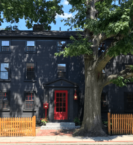 What can I expect when staying at The Daniels House Bed and Breakfast