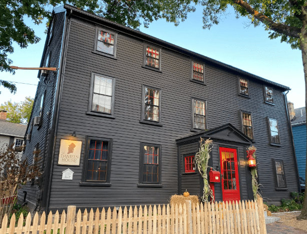 What is the best historic bed and breakfast in Salem, Massachusetts Daniels House