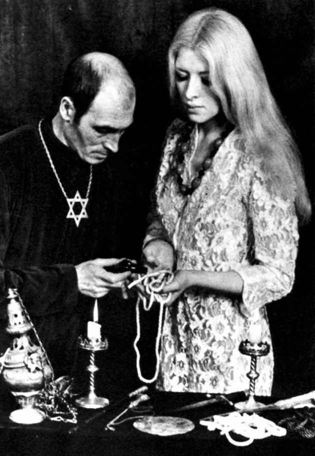 What is the difference between Alexandrian Wicca and Gardnerian Wicca