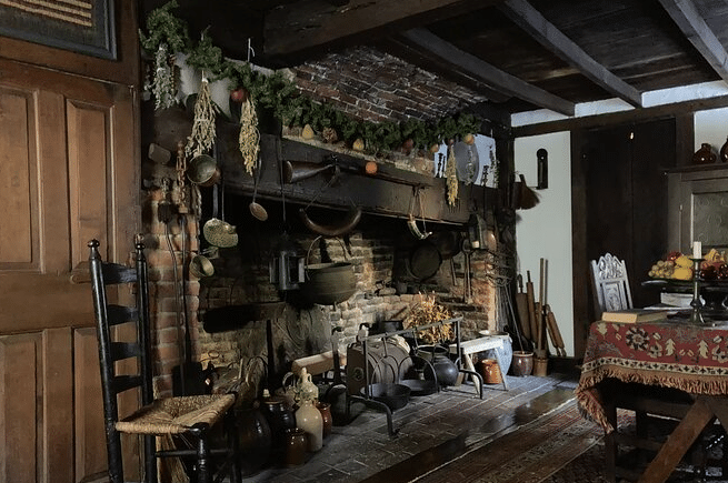 What makes The Daniels House Bed and Breakfast the best historic place to stay in Salem, Massachusetts